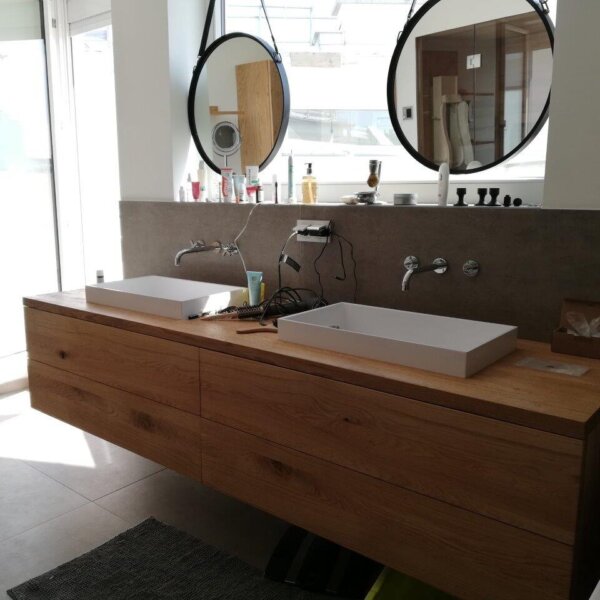 Oak bathroom – wall-hung drawer unit