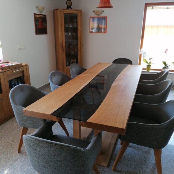 Unique Solid Oak Table with Tempered Glass – A Perfect Harmony of Nature and Modern Design