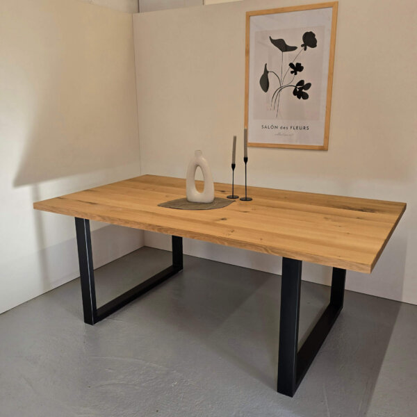 Solid Oak Extendable Dining Table – Timeless Elegance & Premium Functionality  Price: 1290 EUR