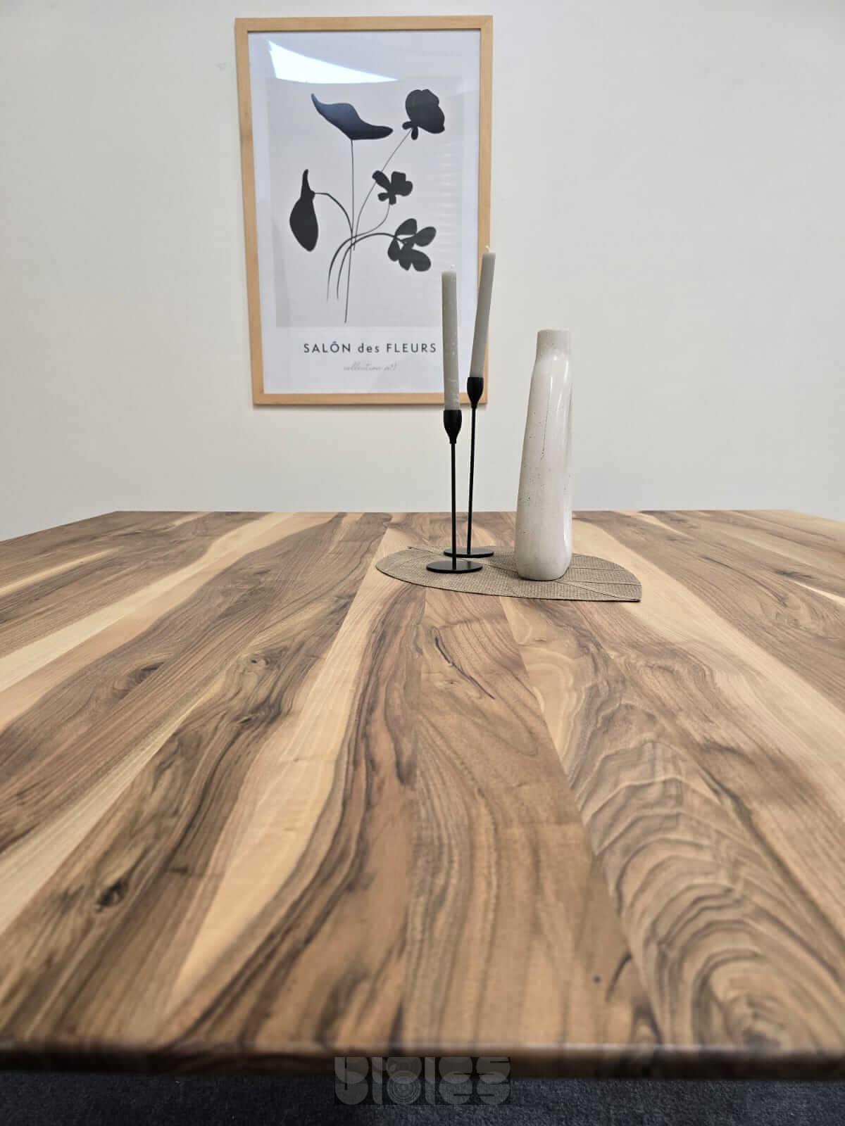 Walnut, natural oil: a 160 x 160 cm table top from our workshop