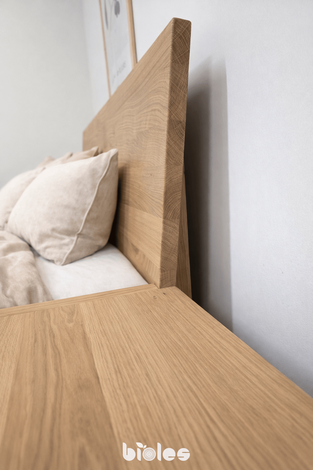 Floating Solid Oak Bed β Timeless Design and Exceptional Stability - Image 3