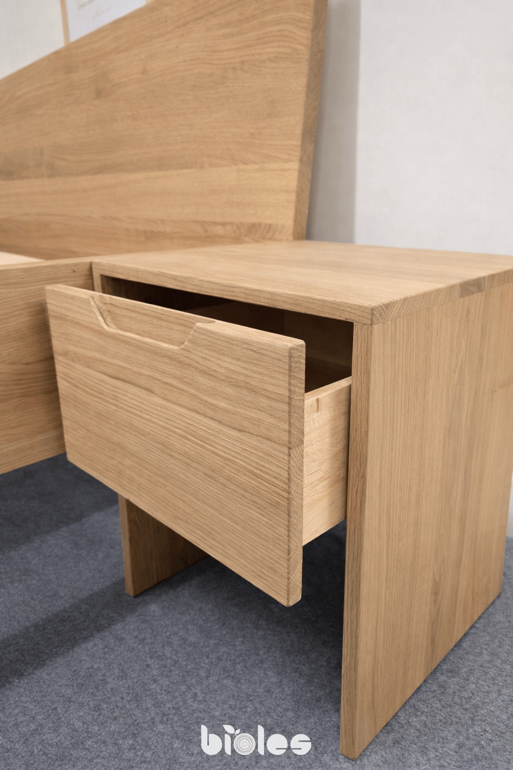 Floating Solid Oak Bed β Timeless Design and Exceptional Stability - Image 5