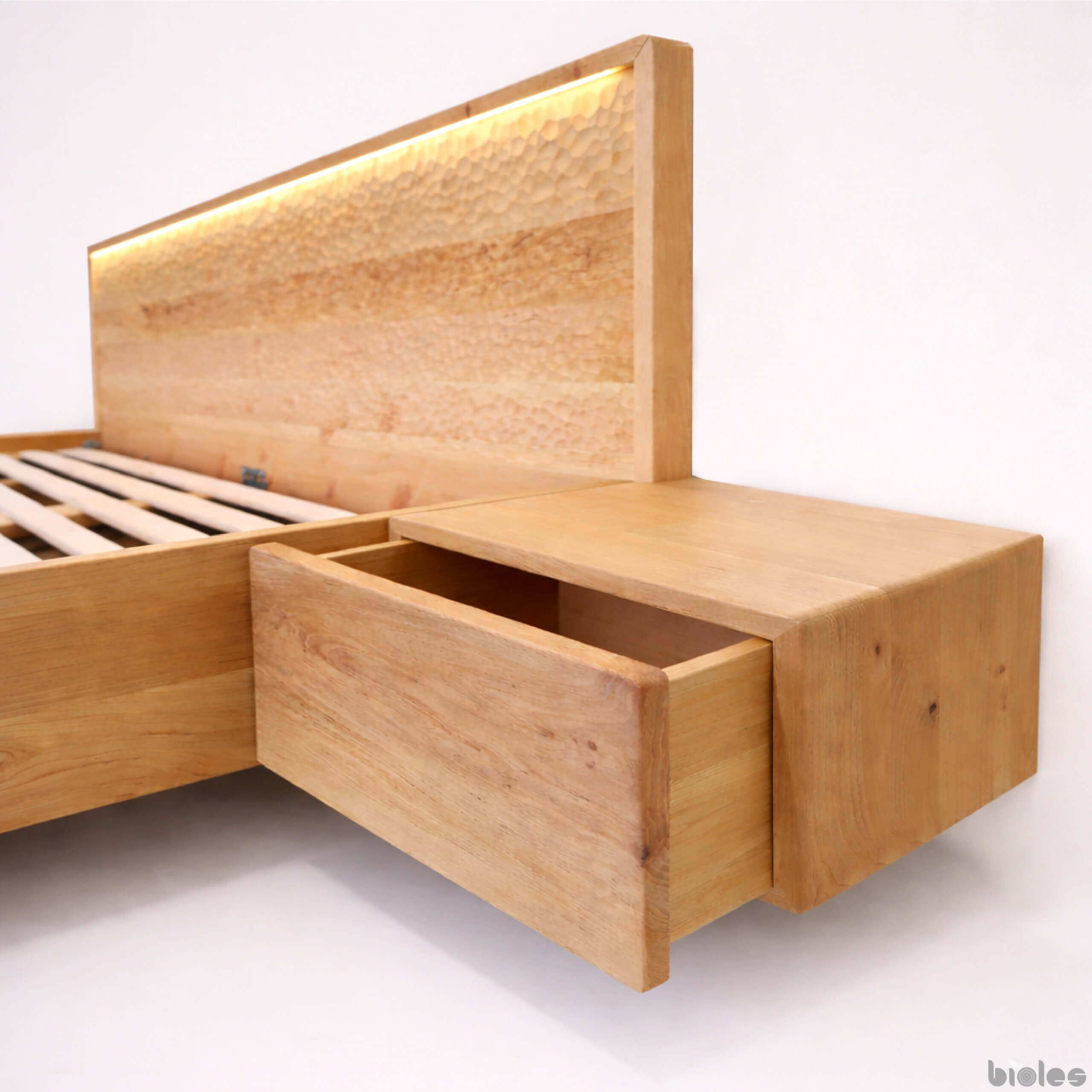 Dolly – Floating Bed Made of Solid Alder Wood with a Handcrafted Headboard - Image 5